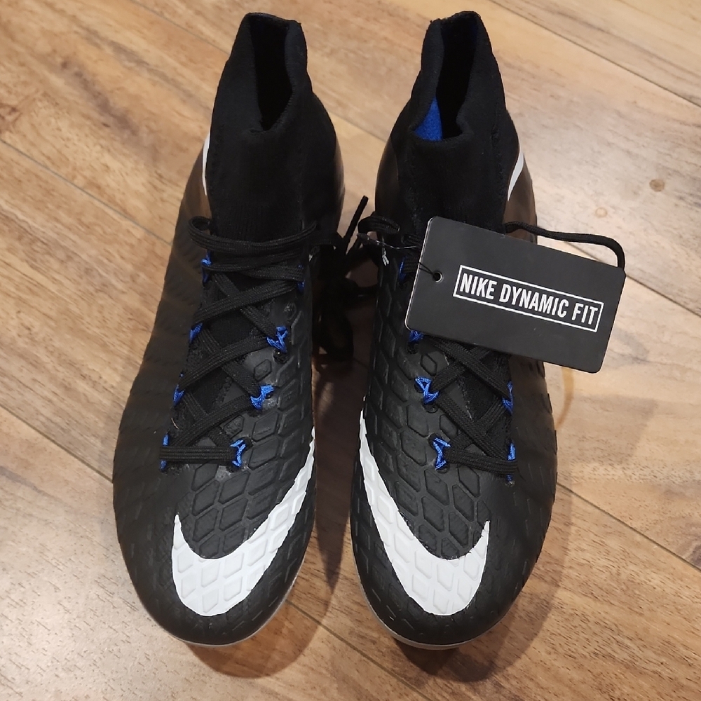 Brand New Nike Black and White JR Hypervenom Phantom Cleated Sole